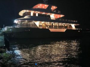 Bateau Restaurant boat barco